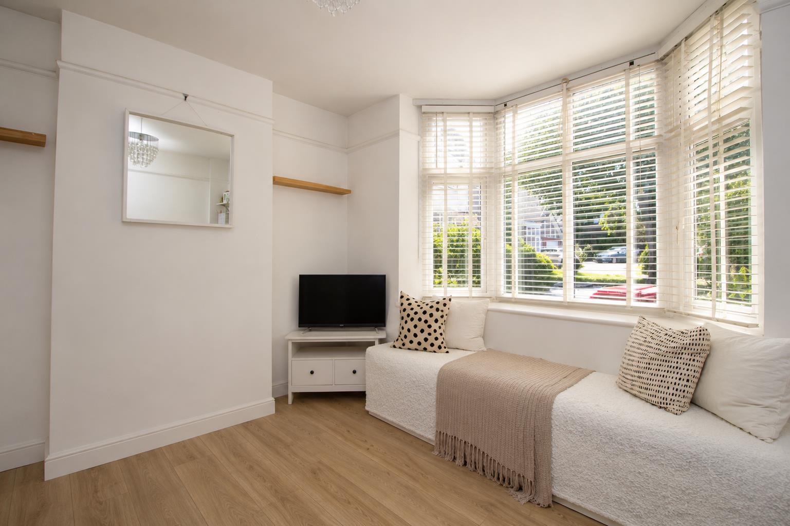 Beechwood Avenue, Tilehurst, Reading